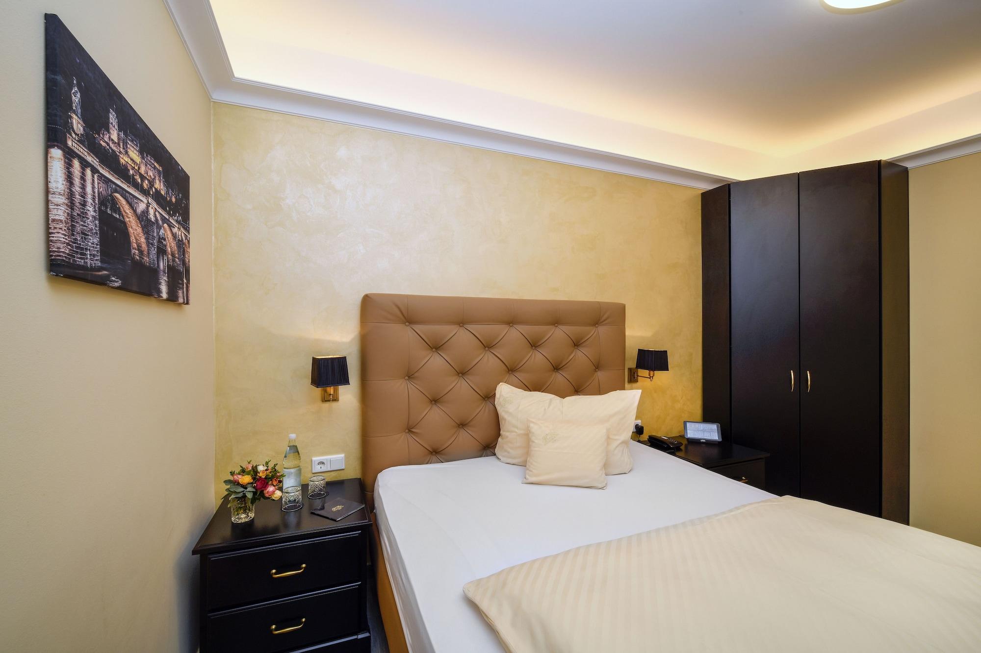 Hotel Heidelberger Hof Esterno foto