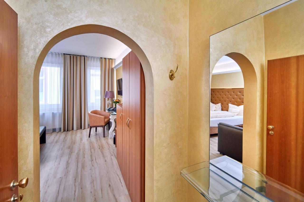 Hotel Heidelberger Hof Esterno foto