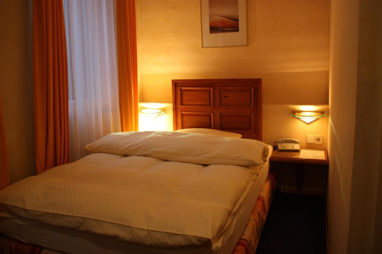 Hotel Heidelberger Hof Esterno foto